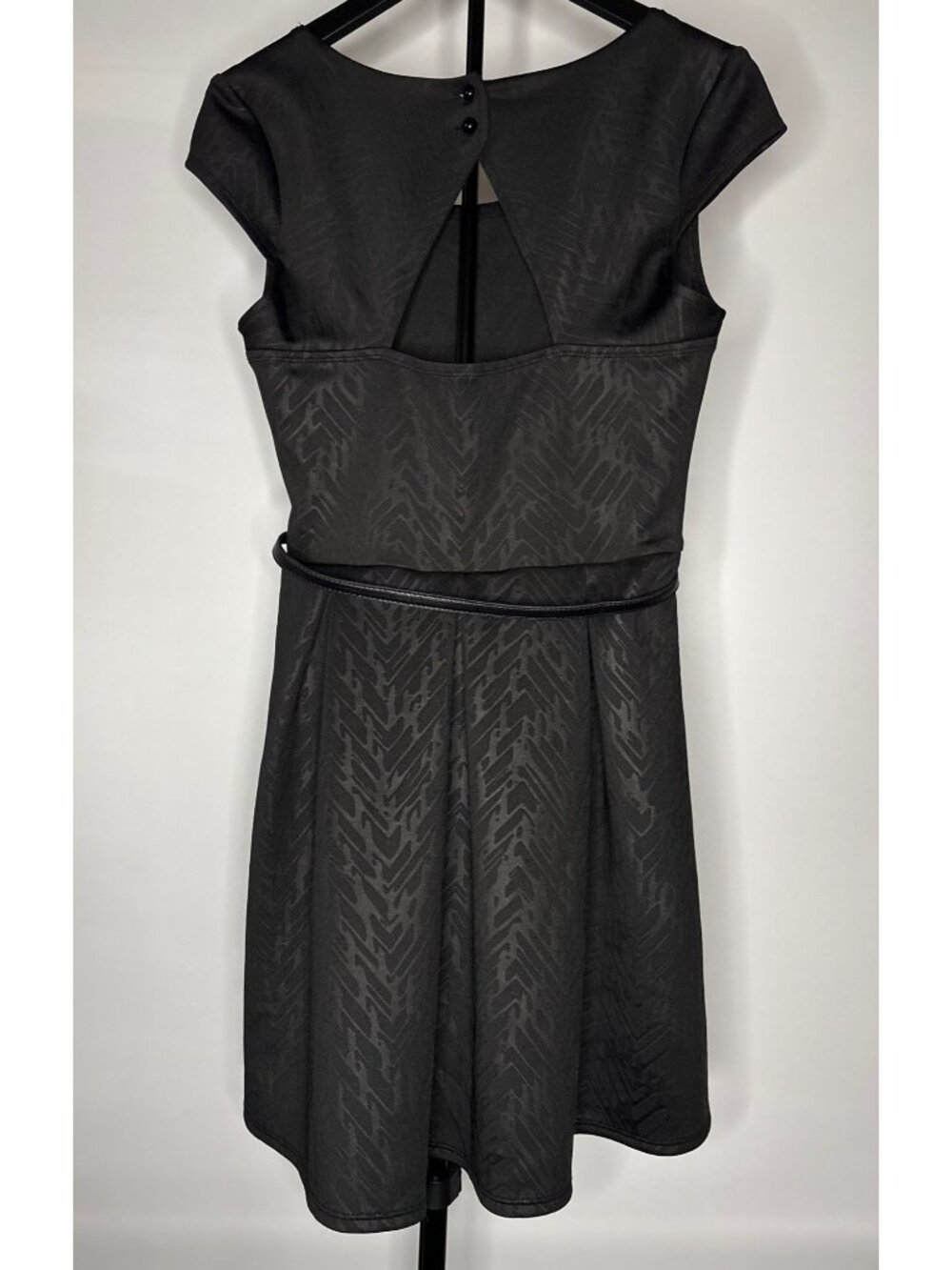 IZ BYER WOMEN'S SKATER BLACK KEYHOLE BACK SCUBA KNIT SHORT SLEEVE DRESS SIZE L - Picture 9 of 16